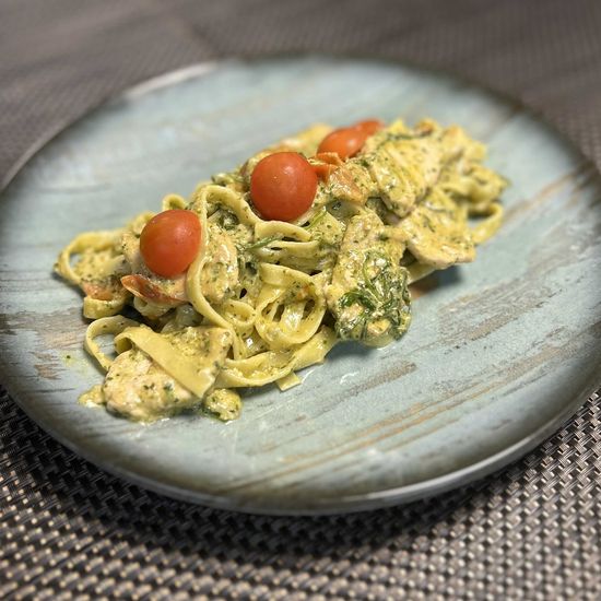 Паста Тальятелле с курицей и песто