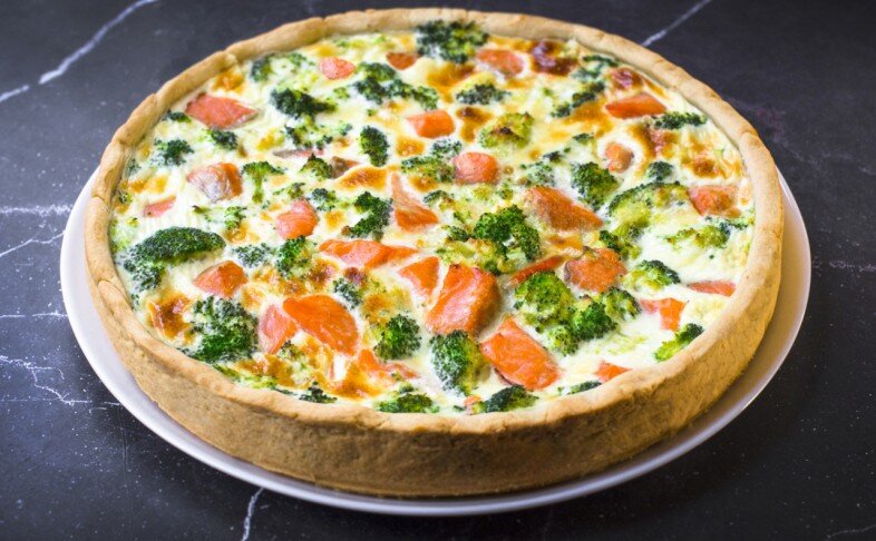 Киш "Форель и брокколи"