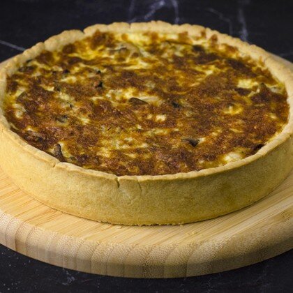 Киш "Курица и шампиньоны"