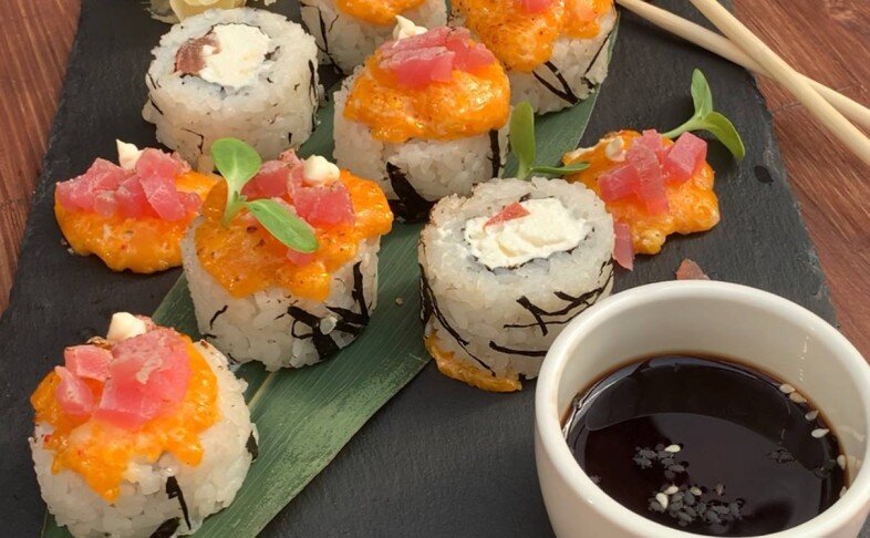 Запечённый ролл с тунцом