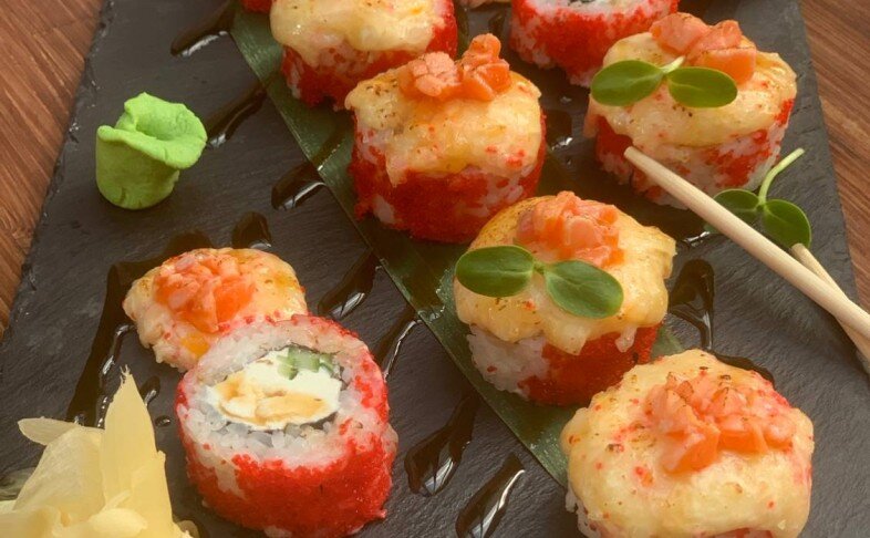 Запечённый ролл с форелью