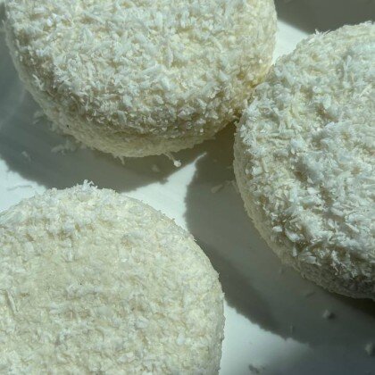 Сырники с кокосом и джемом