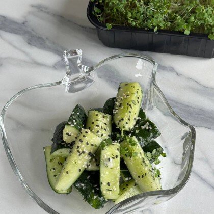 Слабосоленый огурец