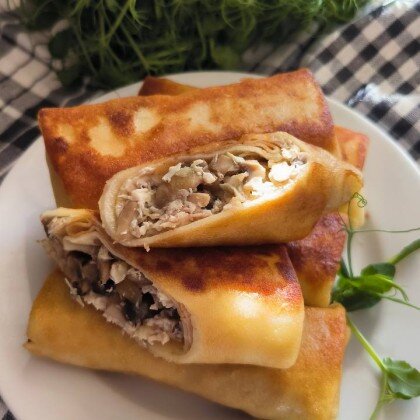 Блины с курицей и грибами