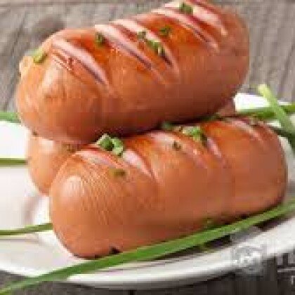 Сардельки свиные отварные с кетчупом