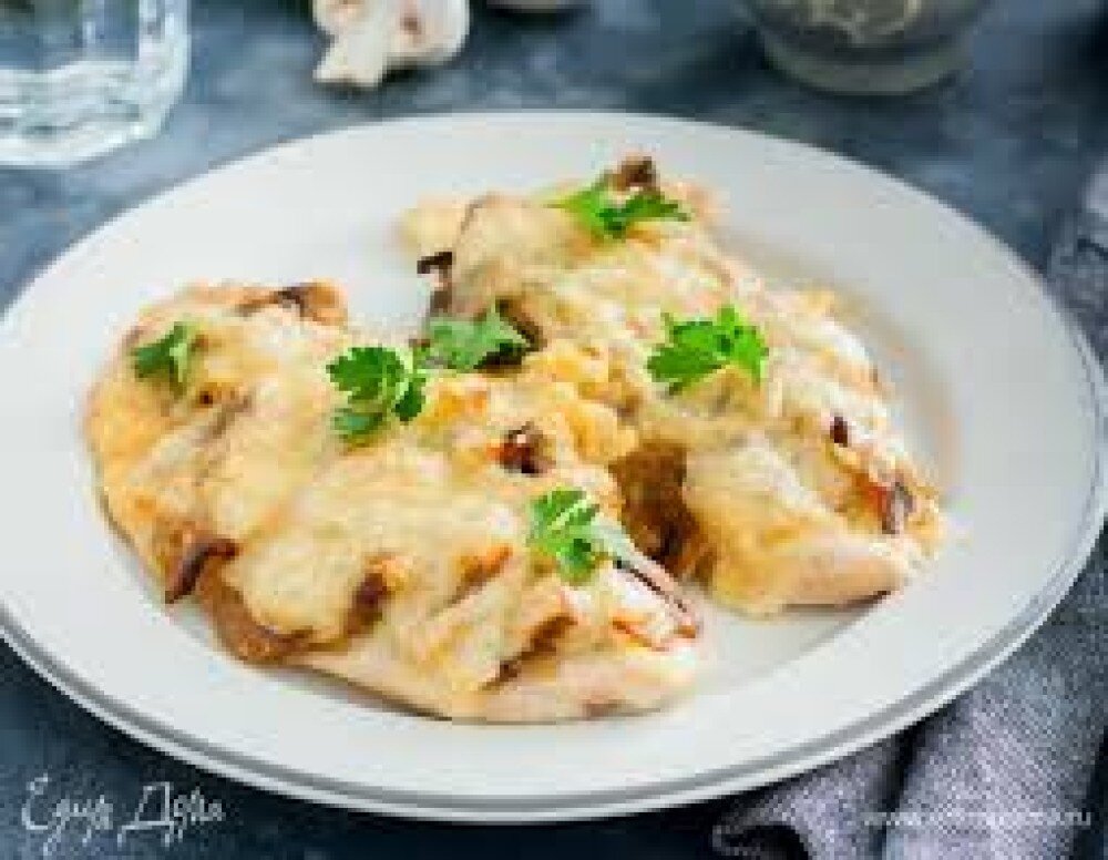 Филе цыпленка запеченное с грибами
 и сыром