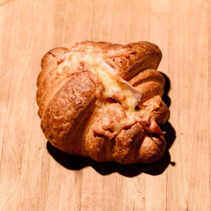 Круассан ветчина и сыр