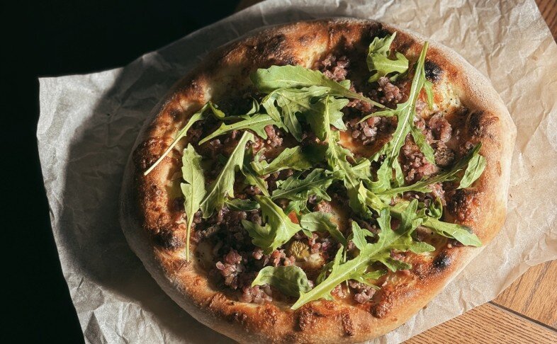 Пицца с тартаром из говядины