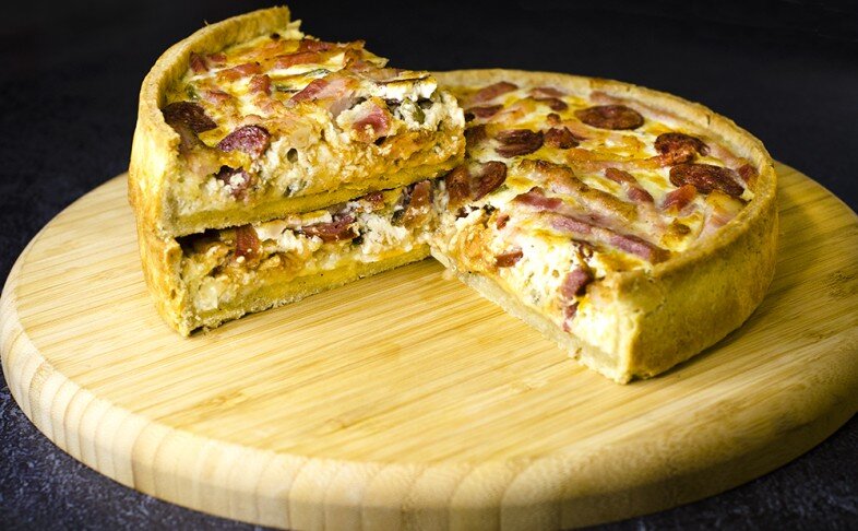 Киш "Колбаски Бекон"