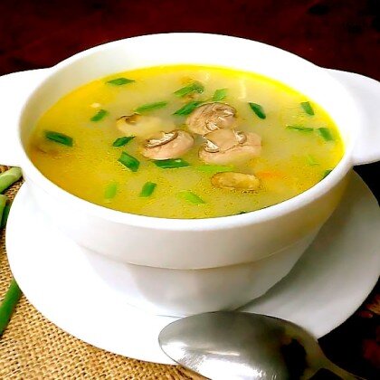Суп грибной с курицей и сметаной