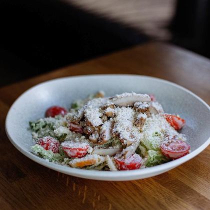 Салат «Цезарь с цыпленком»