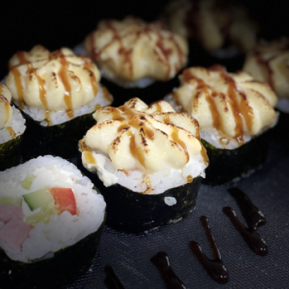 Запечённый ролл в ветчиной