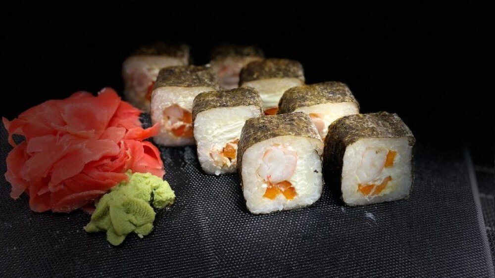 Ролл с креветкой