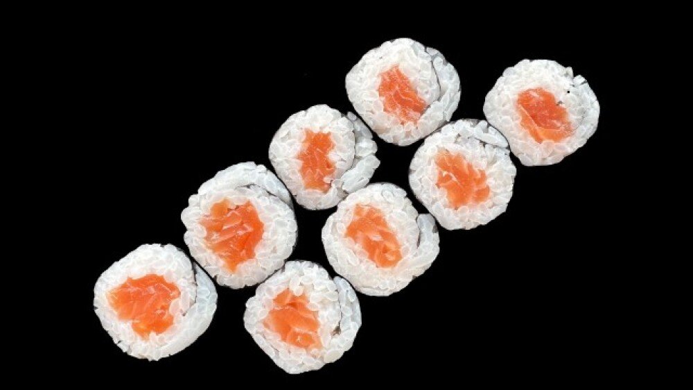 Маки с лососемм