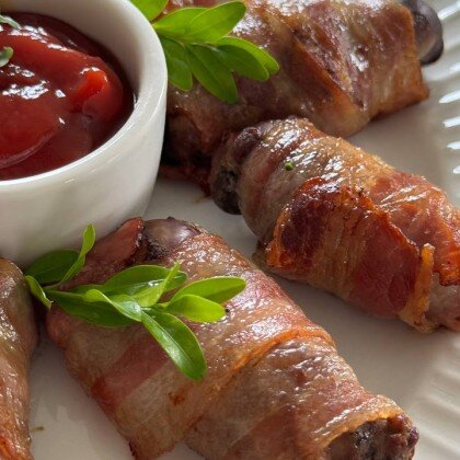 Куриная печень в сырокопченом беконе