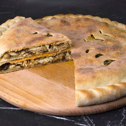 Пирог с грибами и сыром моцарелла