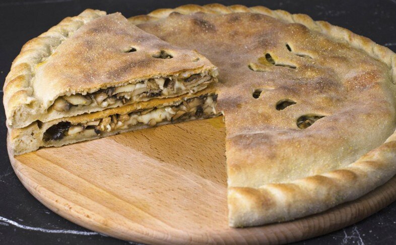 Пирог с грибами и сыром моцарелла