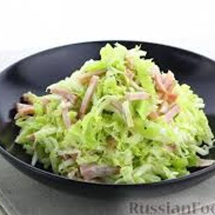 Салат из пекинской капусты с ветчиной ,томатом и сыром