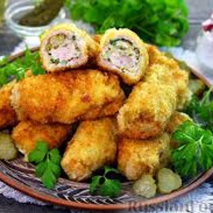 Рулетик из свинины с  начинкой из бекона с грибами