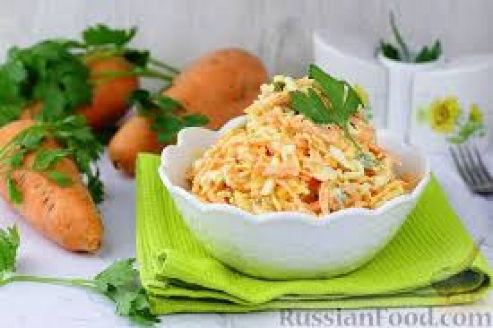 Салат из моркови с чесноком и  сыром