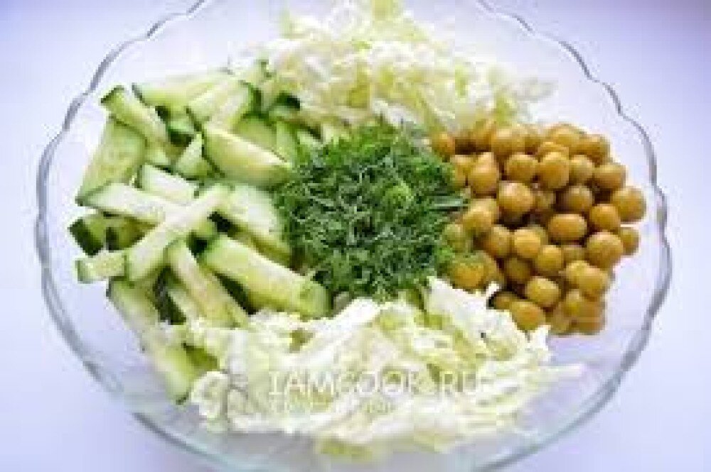 Салат из пекинской капусты с зеленым горошком с огурцом и яйцом