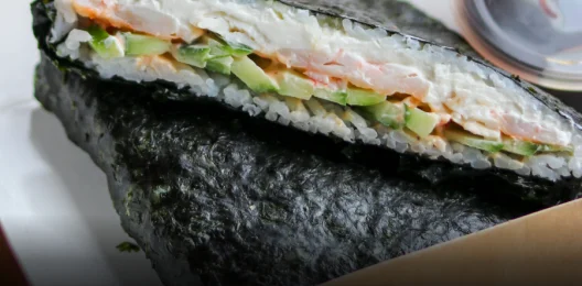 Сэндвич с королевской креветкой и крабом