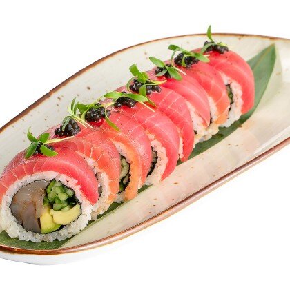 С морским окунем, тунцом и сашими соусом