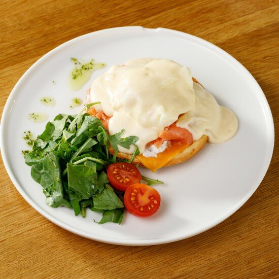 Яйцо Бенедикт с лососем
