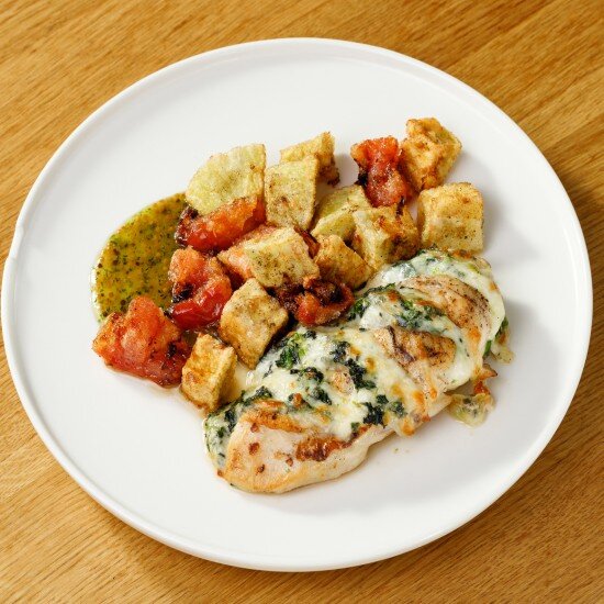 Кармашки из куриного филе со шпинатом и сыром