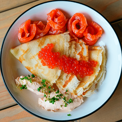 Блинчики с сёмгой и икрой