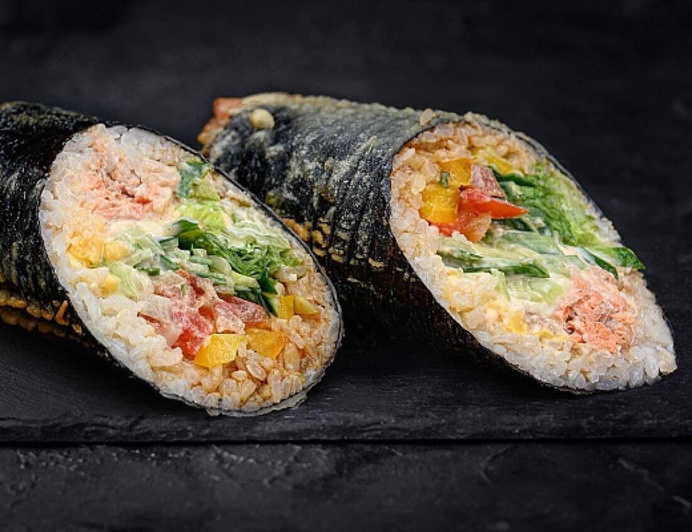 Суширито с лососем терияки