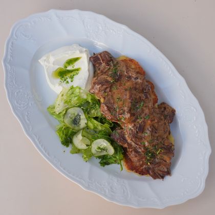 Драники с говяжьей щекой