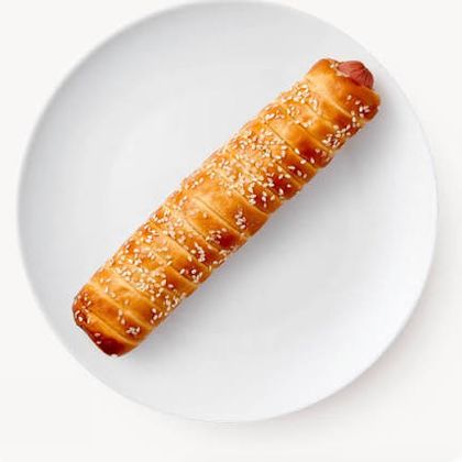 Брецель дог с кунжутом