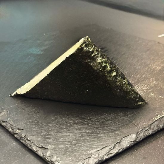 Онигири с крабом 1 шт.