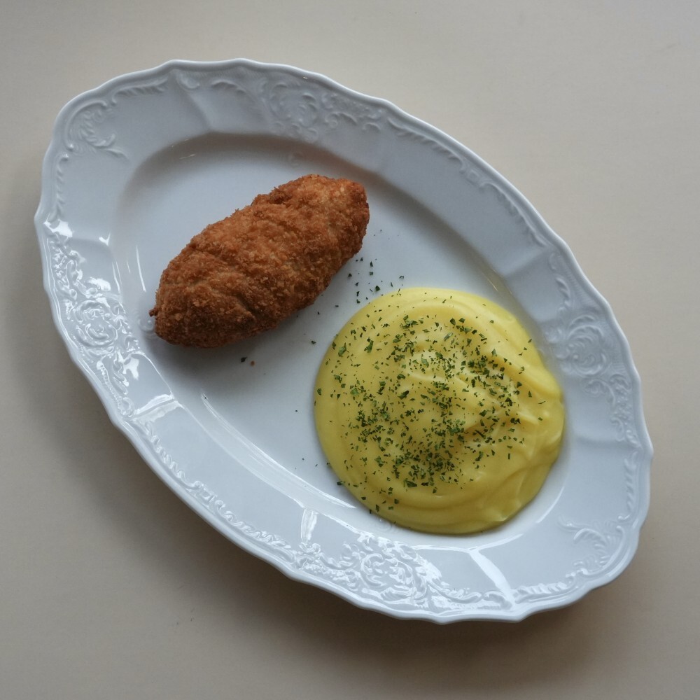 Котлета по-киевски с картофельным пюре