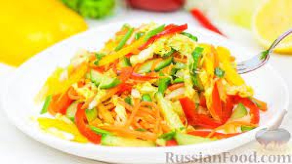 Салат Хрустящий с пекинской капустой огурцом и перцем