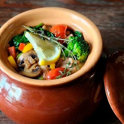 Кура в горшочке