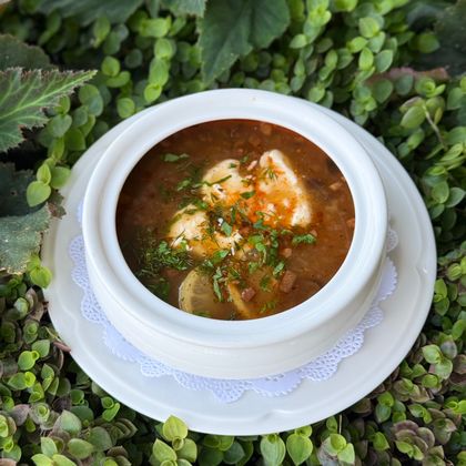 Солянка мясная с языком и копченостями
