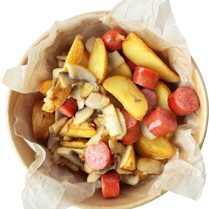 Ланч-бокс "Картофельные дольки с колбасками и грибами"