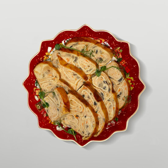 Нежная курочка, фаршированная блинами и грибами