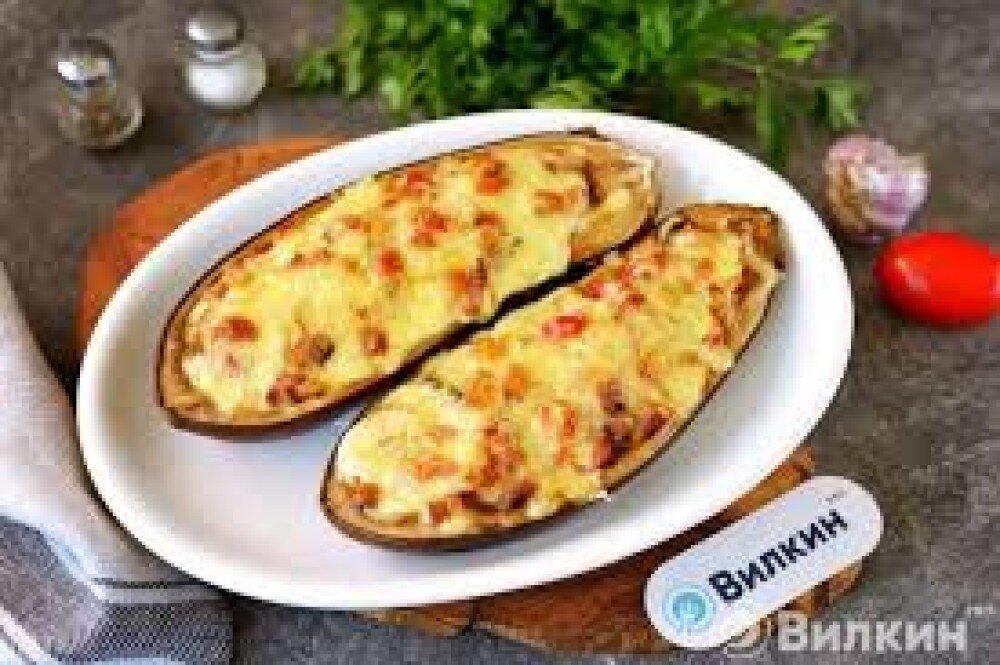 Баклажаны фаршированные мясом и рисом, со сметаной