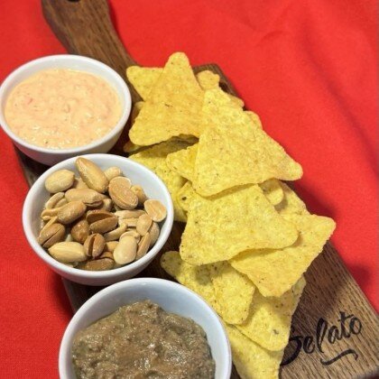 Nachos con pate / к пиву