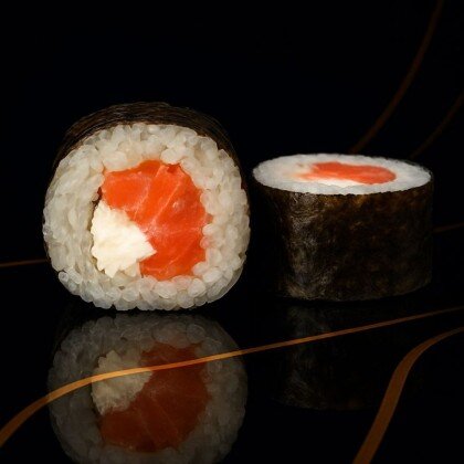 Футомак с копченым лососем и томатом