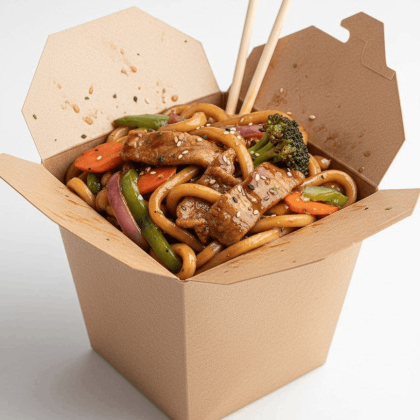 Вок со свининой, соусом кисло-сладким и лапшой удон