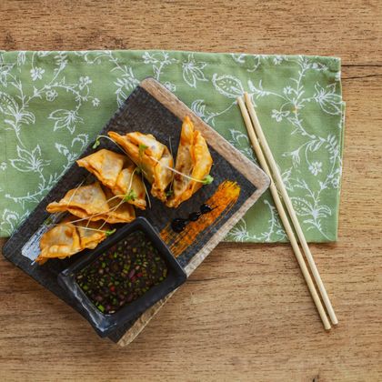 Гёдза жареные с фирменным соусом Бенинеги