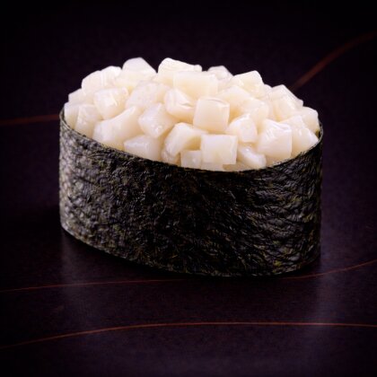 Гункан с кальмаром