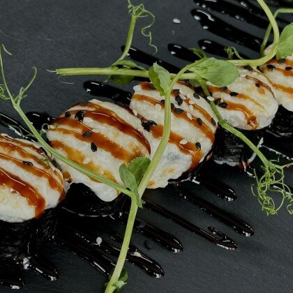 Маки (мини) с креветкой запечённые