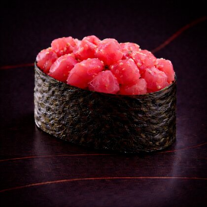 Гункан с тунцом