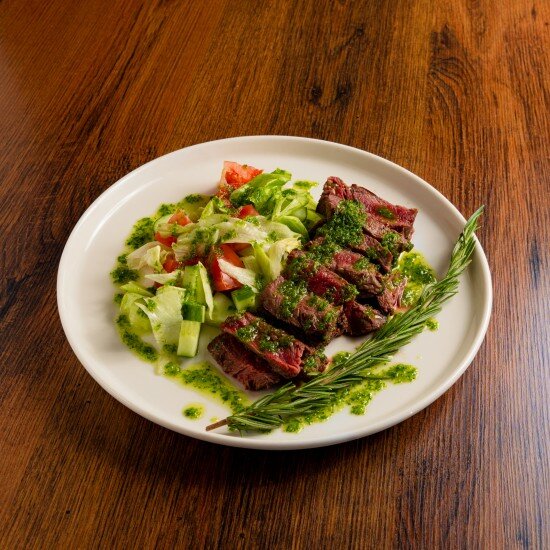 Стейк чураско с соусом чимичури