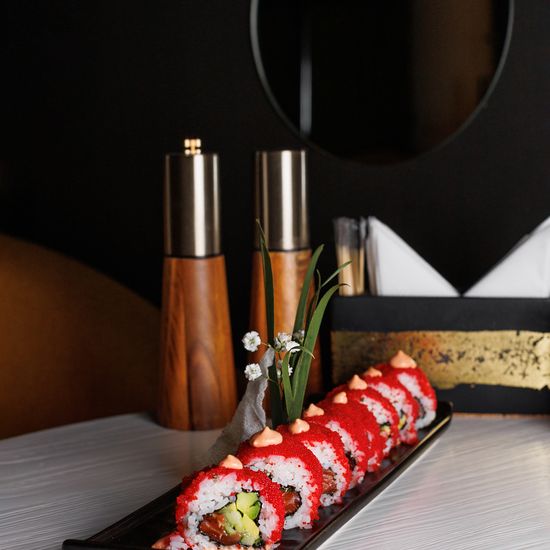 Ролл «Калифорния сяке»